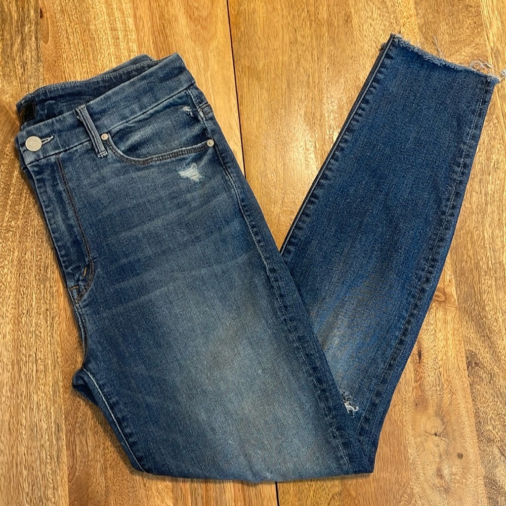 MOTHER High-Waisted Looker Ankle Fray